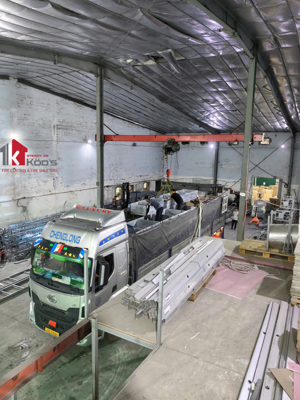 Công tác xuất hàng và hạ hàng tại Dự án Nhà máy Dệt Regent Việt Nam